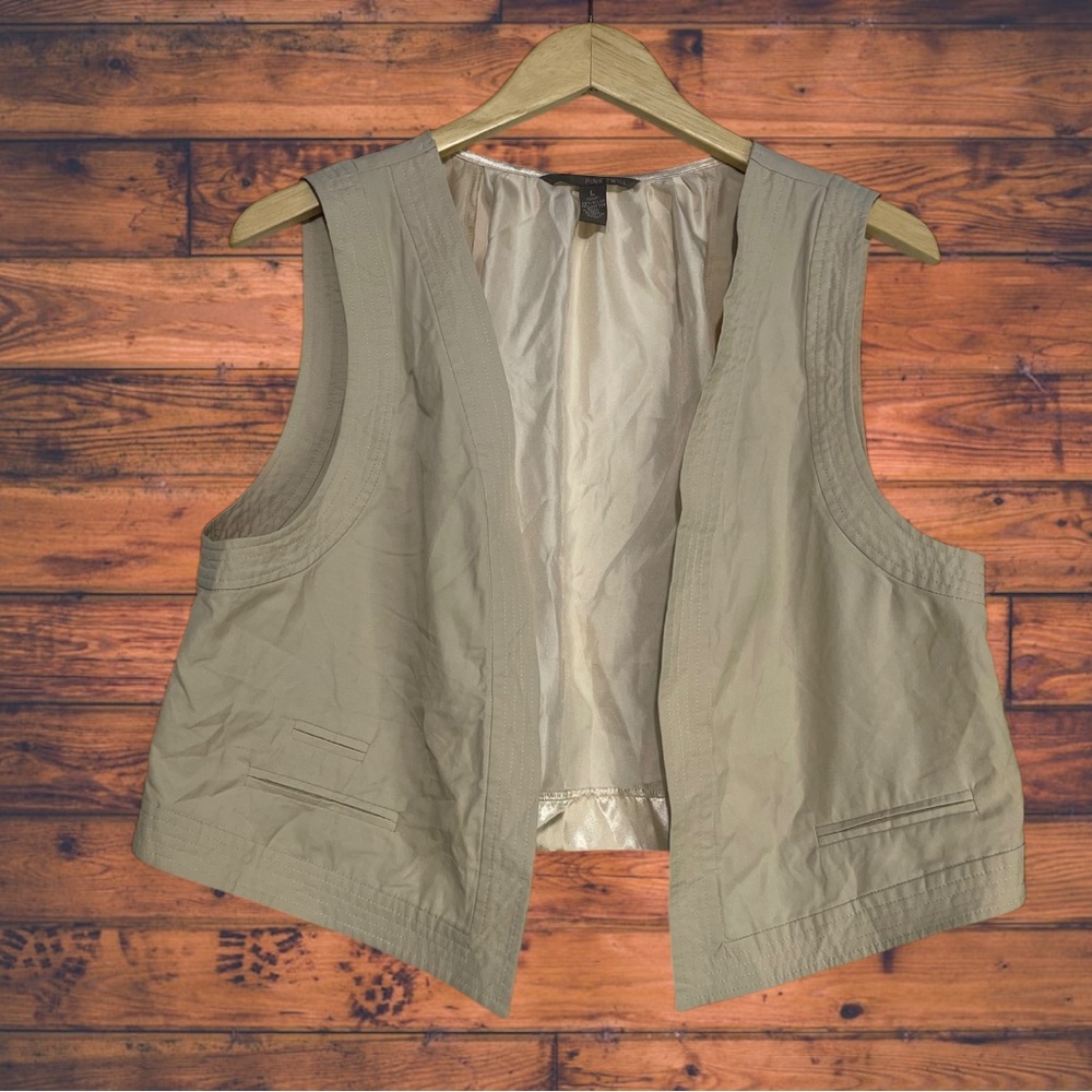 5 for $25🔥Pink Twill‎ Tan & Satin Back Vest Large